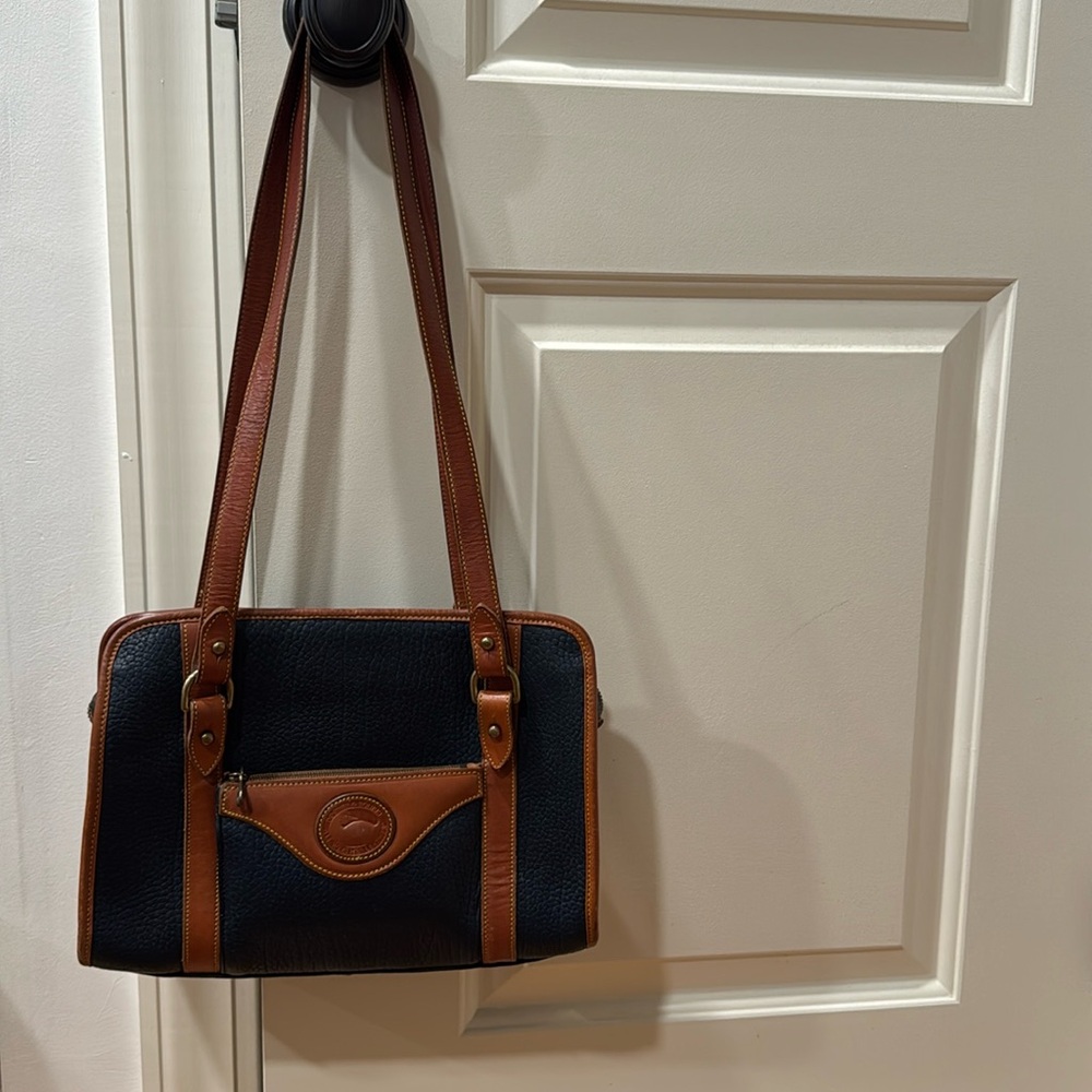 Dooney & Bourke Vintage VTG All Weather Leather Navy & Tan‎ shoulder bag Purse